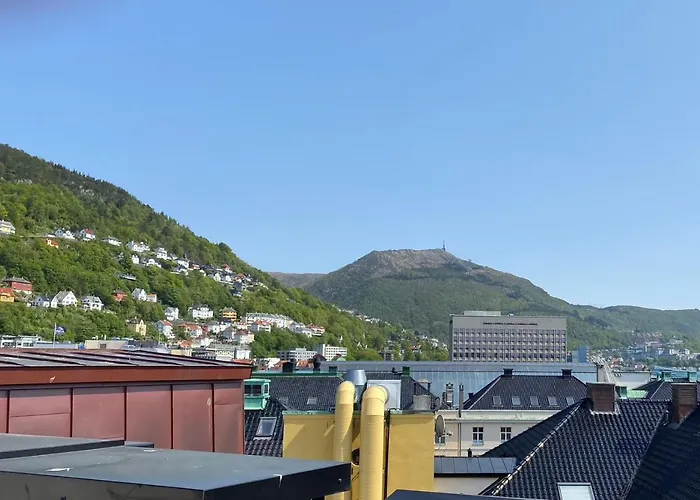 Cozy In The Middle Of Center *