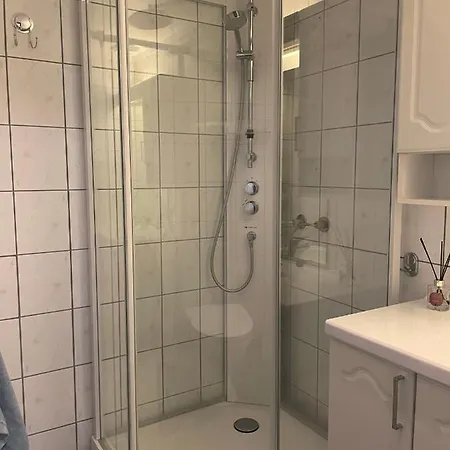 Cozy In The Middle Of Center *